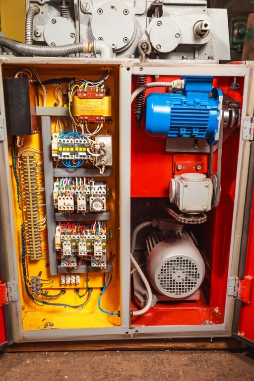 Рейсмусовый станок СР6-10 с шейперным (15*15*2,5 - размер пластин установленных на валу) ножевым валом