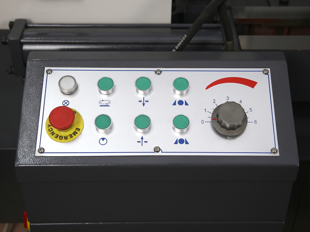 Полуавтоматический ленточнопильный станок MetalMaster MGH-350Z