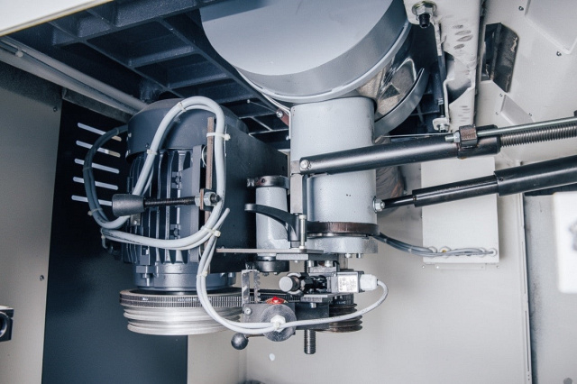 Фрезерный станок с наклонным и сменным шпинделем OSTERMANN Т 1003