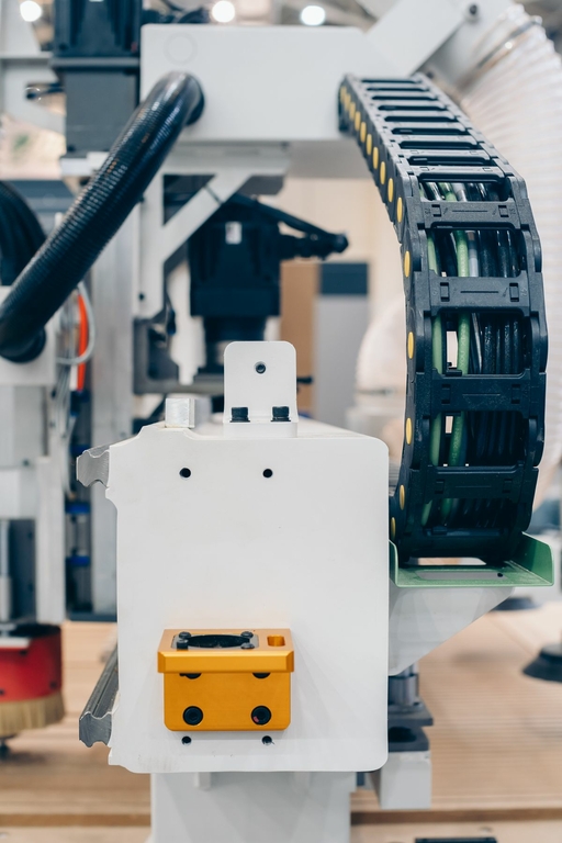 ОБРАБАТЫВАЮЩИЙ ЦЕНТР С ЧПУ HOLD HE2130GAB