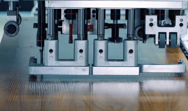 Сверлильно-присадочный центр с ЧПУ Nanxing NСB612S