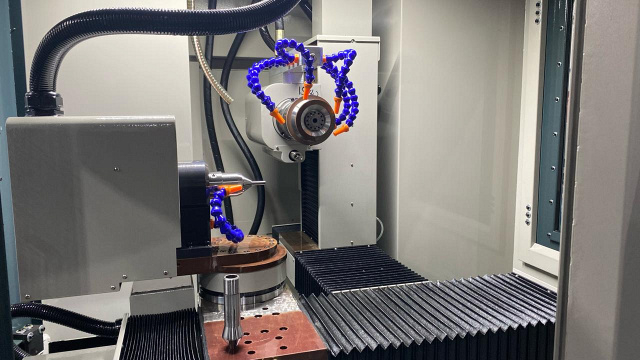 Станок для заточки и производства концевого инструмента IRONMAC TURBO 520