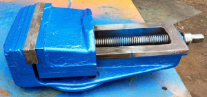 Тиски станочные 250мм б/у