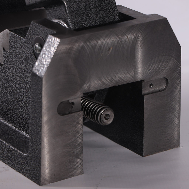 Тиски Proma SVT-100/80 (для кругляка)