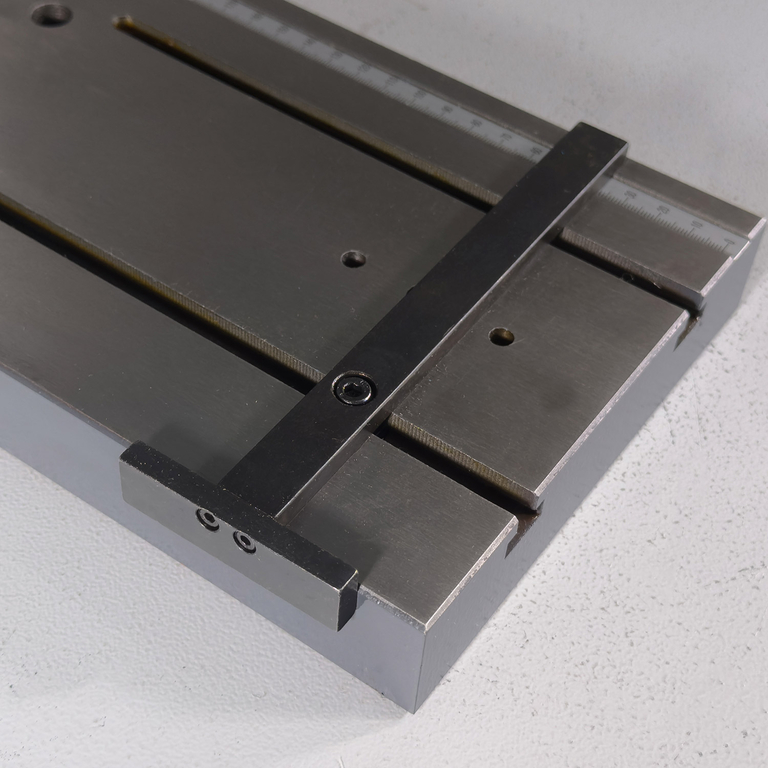 Настольный сверлильный станок AURA CM-6V (10050610)