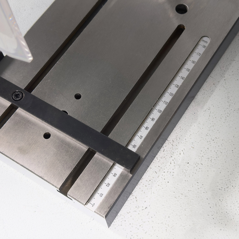 Настольный сверлильный станок AURA CM-6V (10050610)