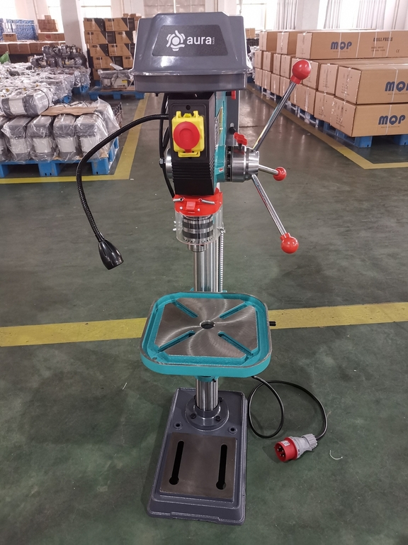 Сверлильный станок AURA CM-1516/220 (10151610)