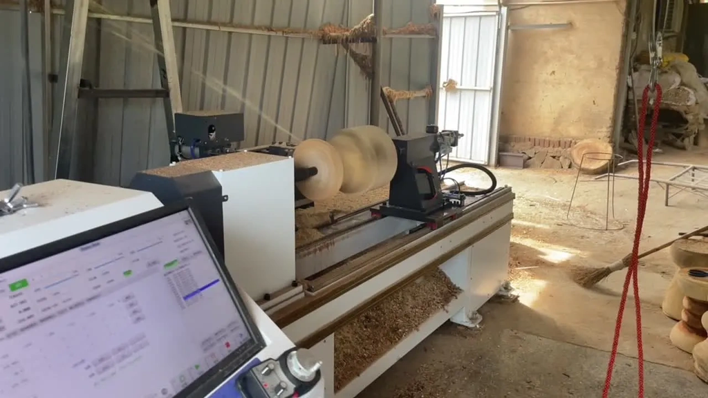 Токарный станок с ЧПУ по дереву ISM 12D2