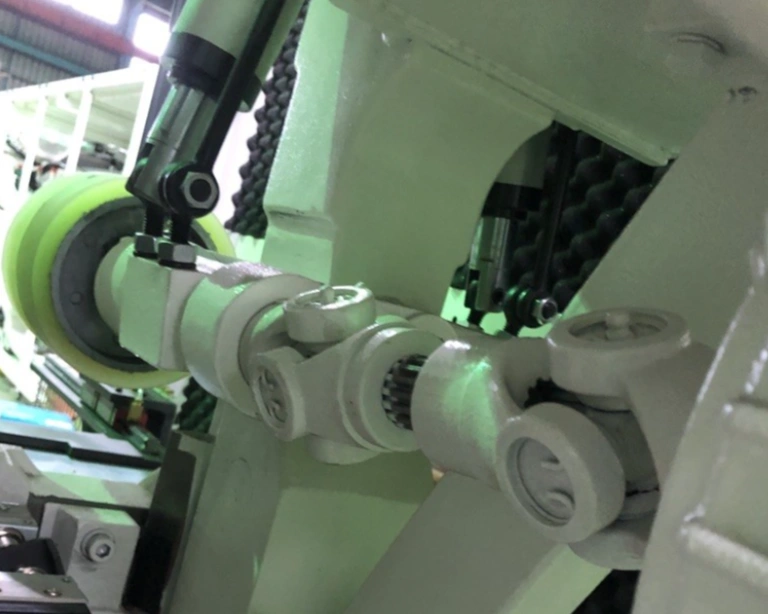 Четырехсторонний станок с системой быстросъёмных шпинделей POWERMAC EN5S23