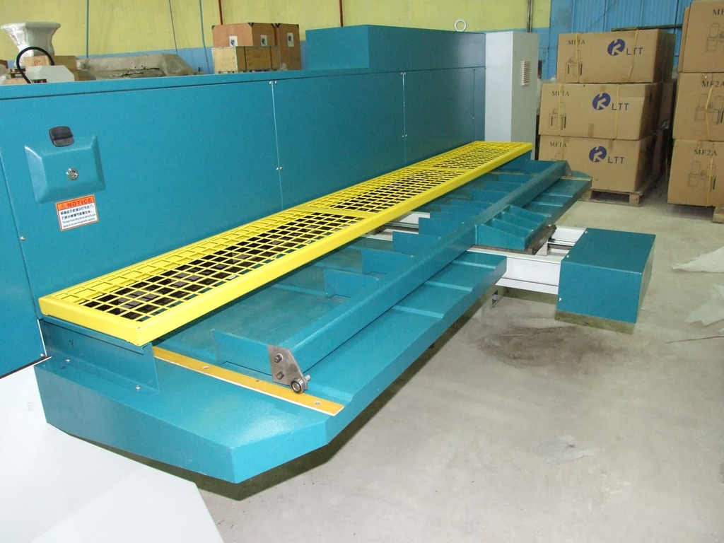 Гильотина для шпона LTT MDQ260