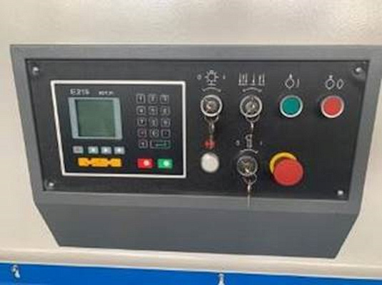 Гидравлические гильотинные ножницы IRONMAC SB-K