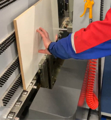 Автоматический сверлильно-присадочный станок с ЧПУ Beaver SWIFT PRO-900E