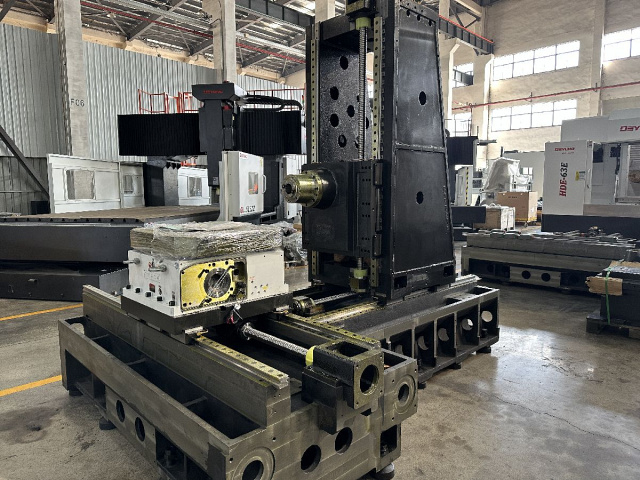 Горизонтально-фрезерный центр TRIUMPH HMT-800