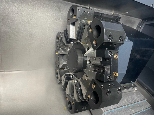 Токарные обрабатывающие центры SKMC SL2000М