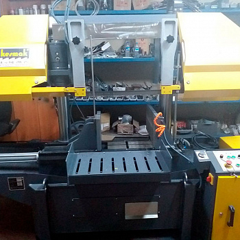 Полуавтоматический ленточнопильный станок Kesmak KSY 850X1300
