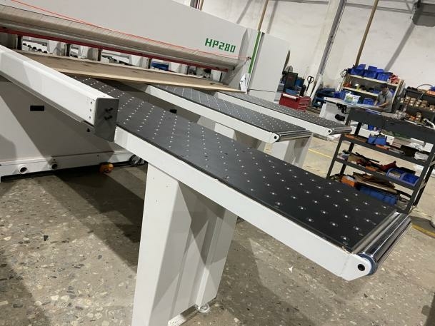 Форматно-раскроечный центр с ЧПУ HOLD HP380