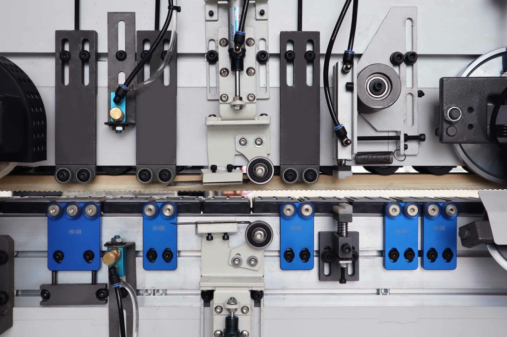 Кромкооблицовочный автоматический станок HOLD LASER S600