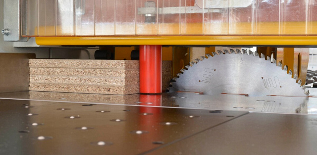 Раскроечный центр Nanxing NP-330FG