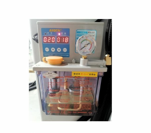 Пятиосевой обрабатывающий центр с одним рабочим столом FKC8-1200