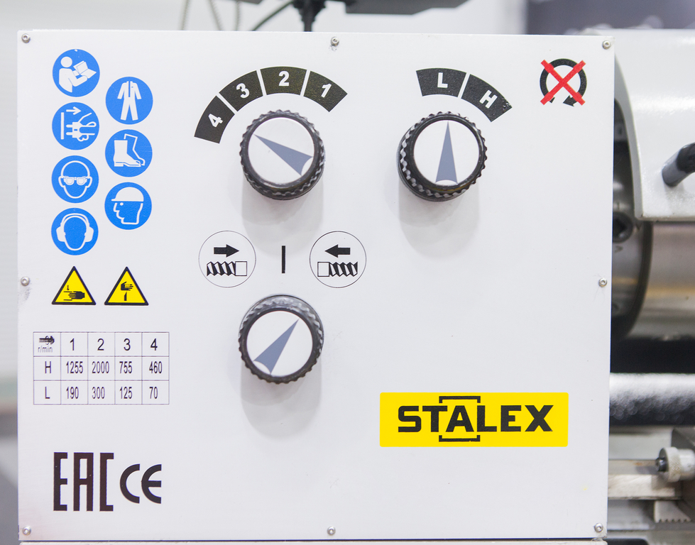 Станок токарно-винторезный Stalex C0636N/1000