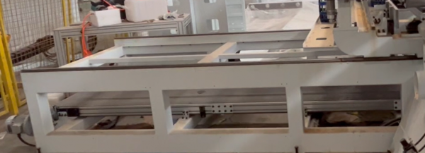 Фрезерный обрабатывающий центр пакетного раскроя с присадкой ChangFeng CF-JET3020.CNC