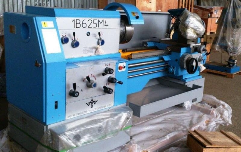Токарно-винторезный станок 1В625М/2000