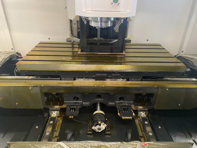 Фрезерный обрабатывающий центр 4-осевой KVL850B (SED 855) Fanuc