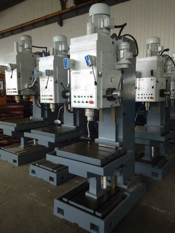 Вертикально-сверлильный станок Z5050D