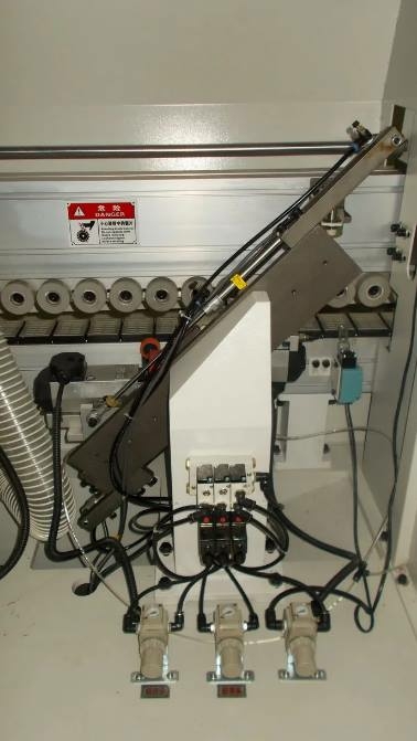 Автоматический кромкооблицовочный станок Ltt WD720J