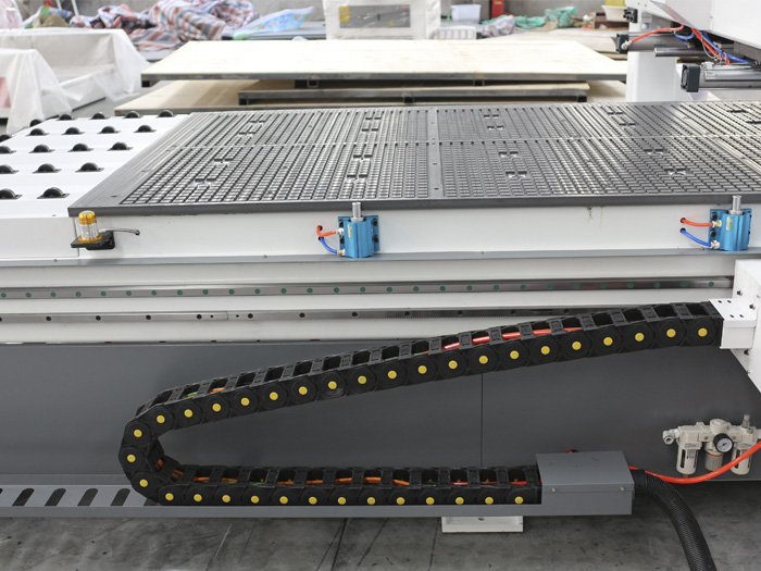 Фрезерный станок HT-2030D с ЧПУ и сменщиком инструмента