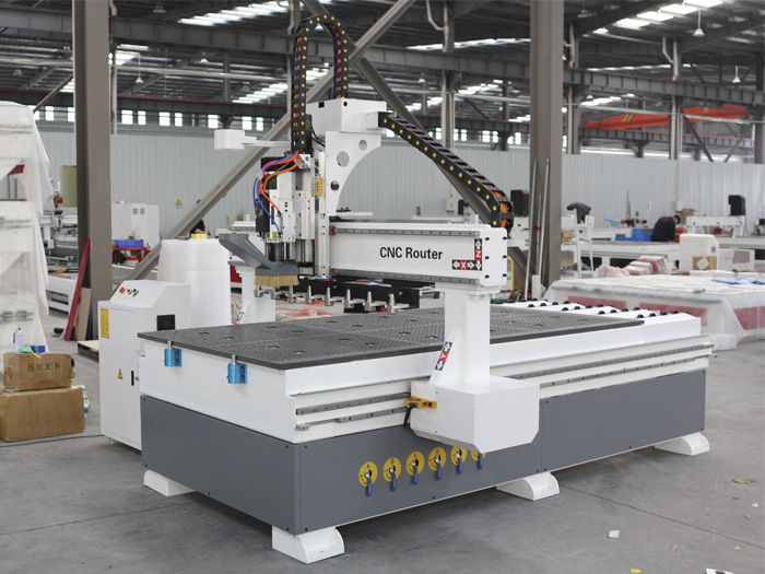 Фрезерный станок HT-2030D с ЧПУ и сменщиком инструмента