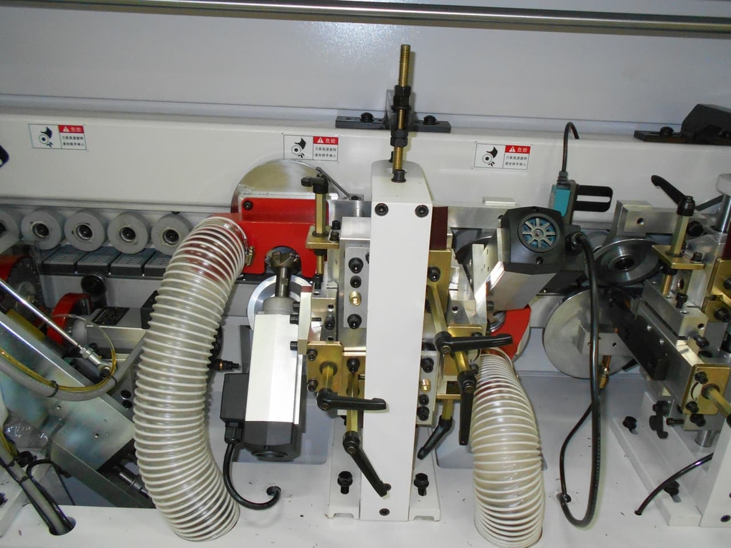 Автоматический кромкооблицовочный станок LTT-220A