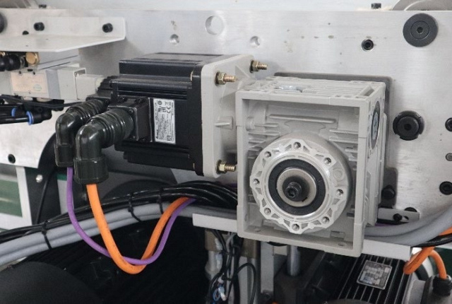 Форматно-раскроечный центр с ЧПУ Filato с задней загрузкой HP 330H