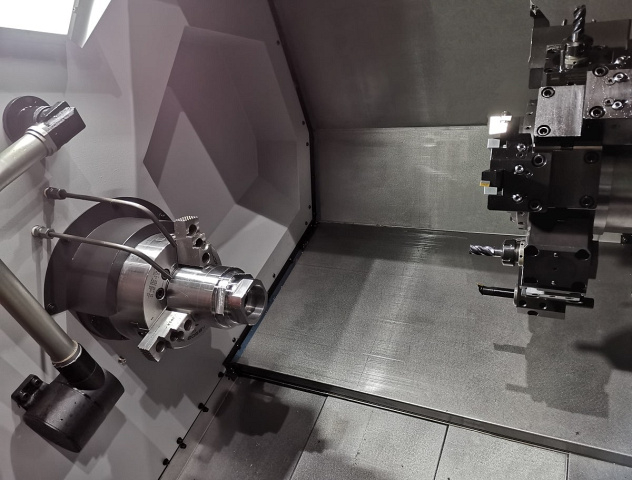 Токарный центр с осью Y и противошпинделем SKM NL 2500SY