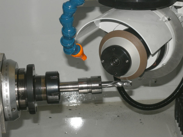 Автоматический универсальный заточной станок с ЧПУ UT.MA LC35E