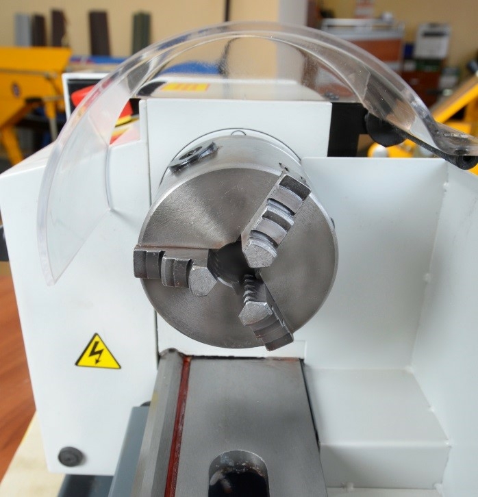 Настольный токарный станок M712