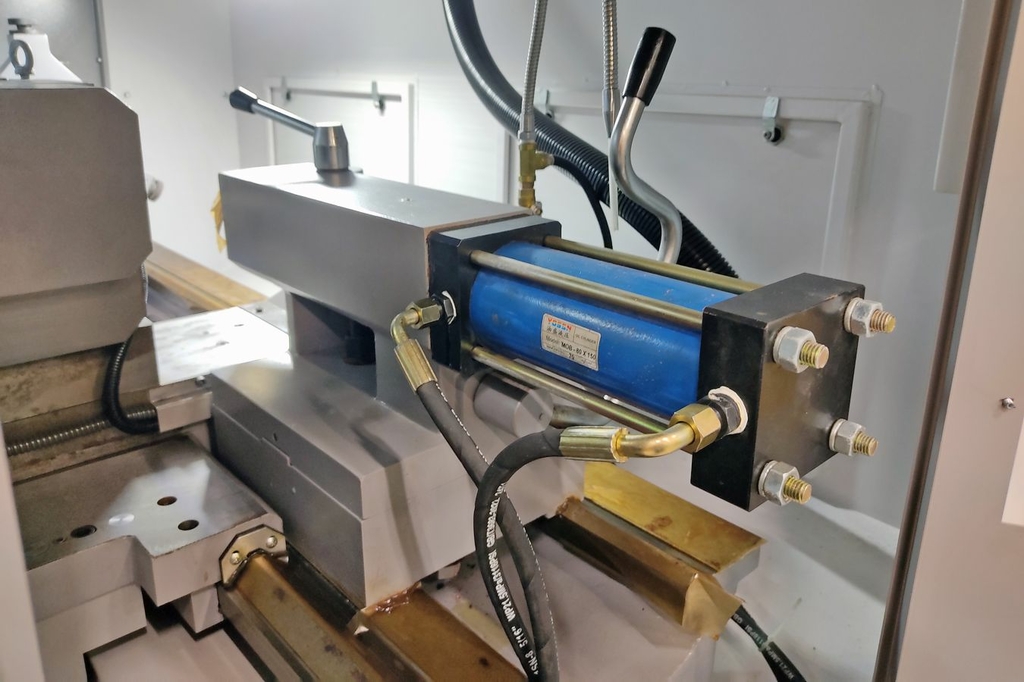 Токарный станок CK6150/1000 с плоской станиной с ЧПУ Siemens 808D