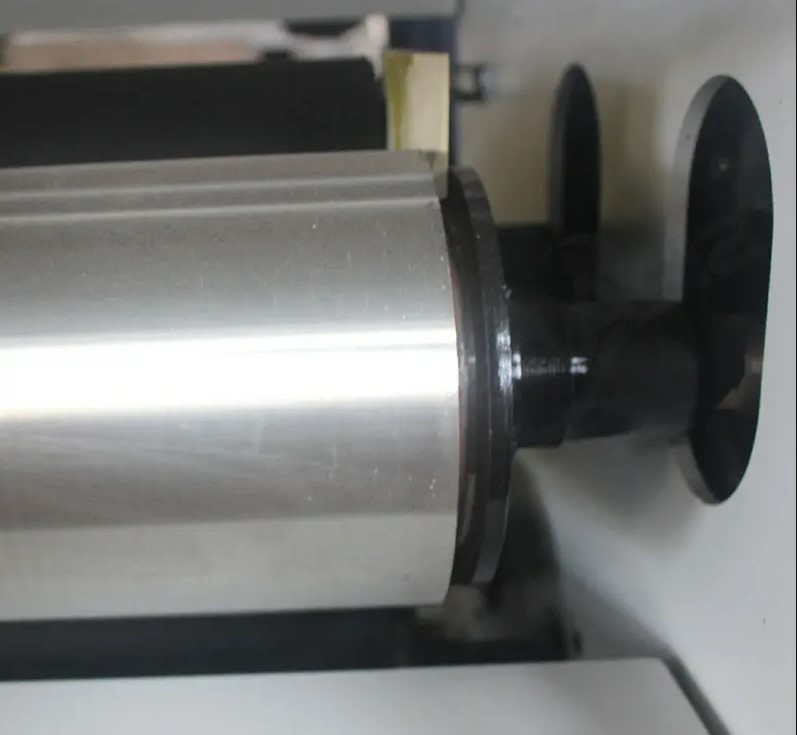 Автоматический двухсторонний клеенаносящий станок GS13B