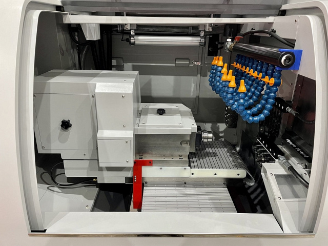 Автомат продольного точения TCM-38SII