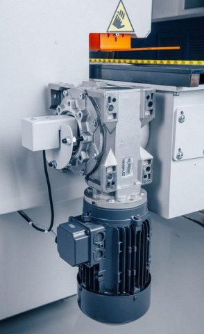 Автоматический кромкооблицовочный станок OSTERMANN 6TF PUR