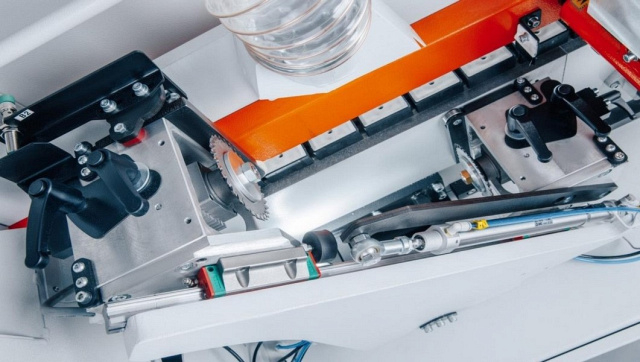 Автоматический кромкооблицовочный станок OSTERMANN 6TF PUR