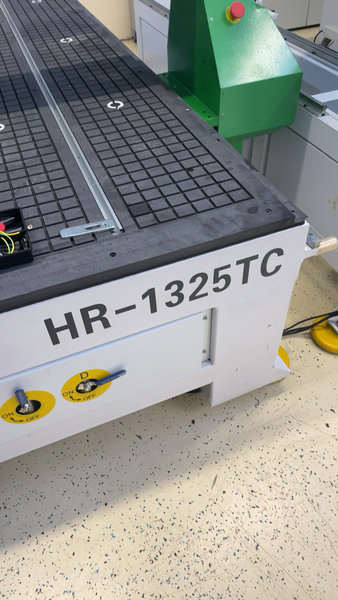 Фрезерно-гравировальный станок с чпу WoodTec HR 1325TC