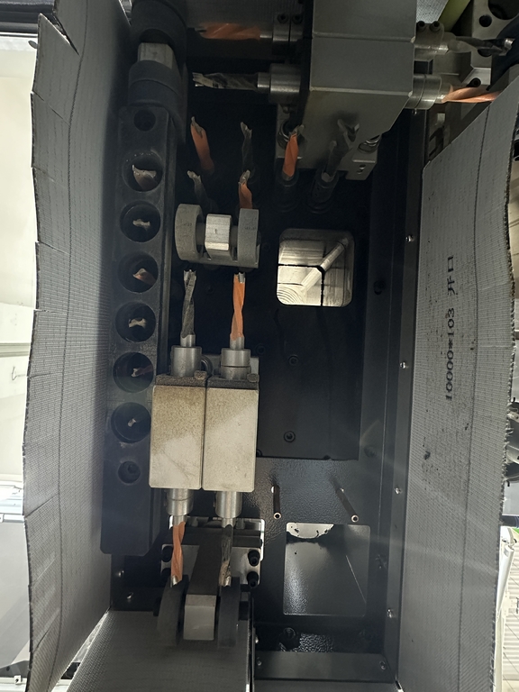 Сверлильно-присадочный станок с ЧПУ HOLD HB611CGX