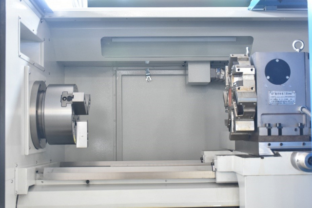 Токарный станок с ЧПУ 40/750