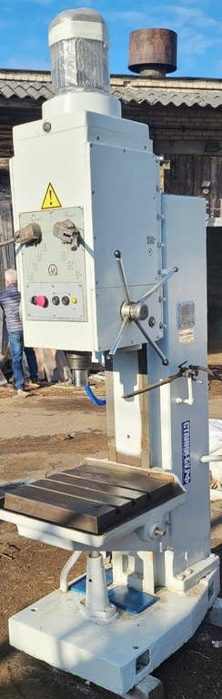 Вертикально сверлильный станок 2С132 б/у