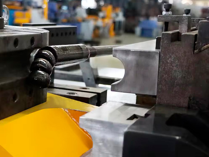 Автоматический трубогибочный станок с ЧПУ DW168CNC