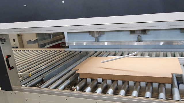 Автоматическая линия для склейки коробок из гофрокартона Intelpack 410