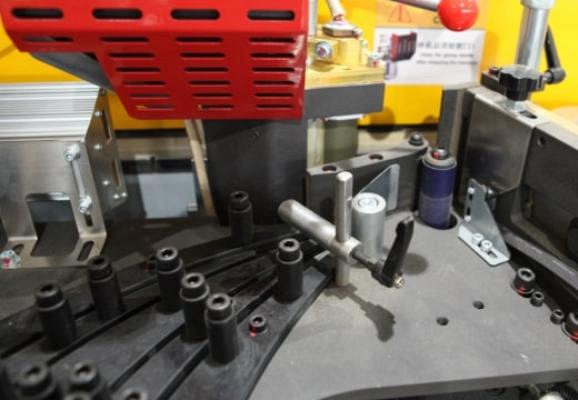 Автоматический кромкооблицовочный станок Nanxing NB875E