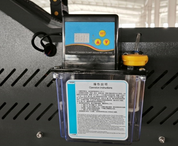 Фрезерный станок ЧПУ с двумя шпинделями и поворотным пневмостолом TM 3000-2М