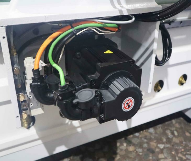 Обрабатывающий центр с ЧПУ HOLD HE710EBSCP